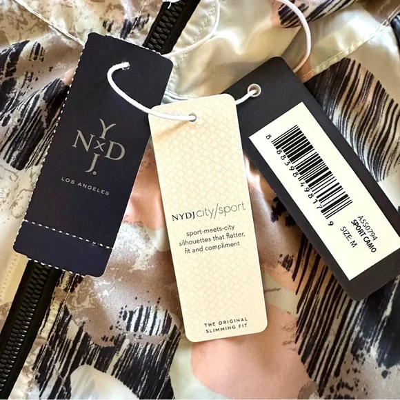 NWT $128 NYDJ Printed Sports Camo Lightweight Windbreaker Size M - Picture 9 of 10